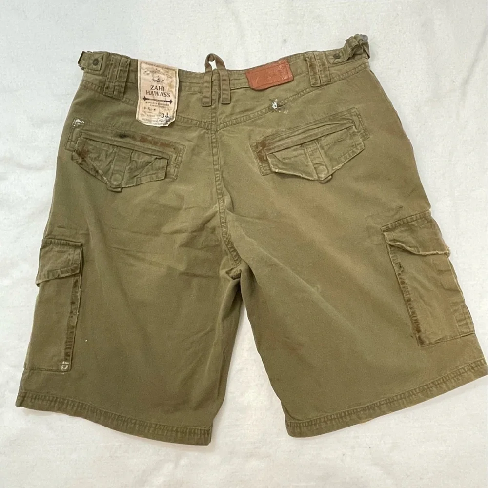 NWT Zahi Hawass Repaired Explorers Cargo Shorts Khaki Egyptian Archeology Sz 34